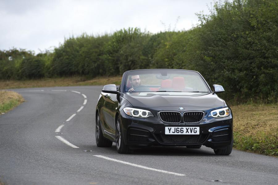  BMW M240i Convertible 2016 года  (UK) (фото 7 из 21)
